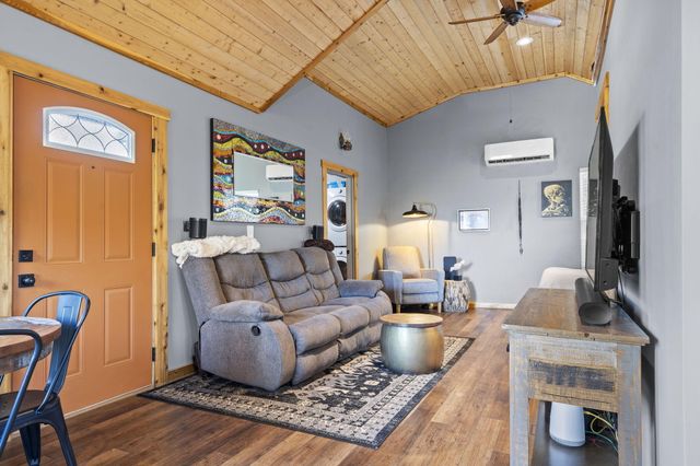 48 Hillsboro Drive, Galena, MO 65656