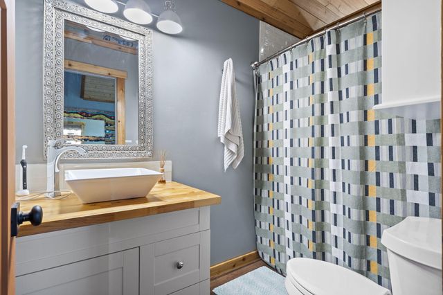 48 Hillsboro Drive, Galena, MO 65656