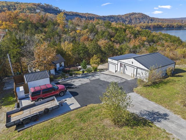 48 Hillsboro Drive, Galena, MO 65656