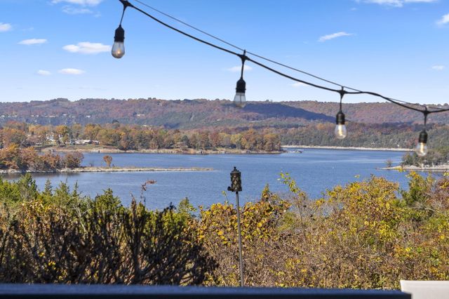 48 Hillsboro Drive, Galena, MO 65656