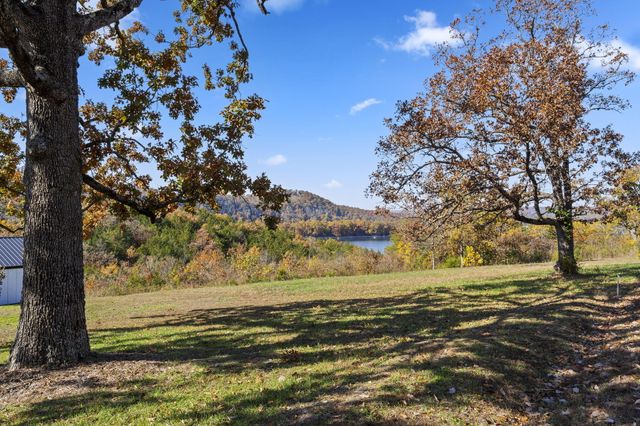 48 Hillsboro Drive, Galena, MO 65656