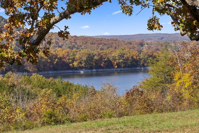 48 Hillsboro Drive, Galena, MO 65656