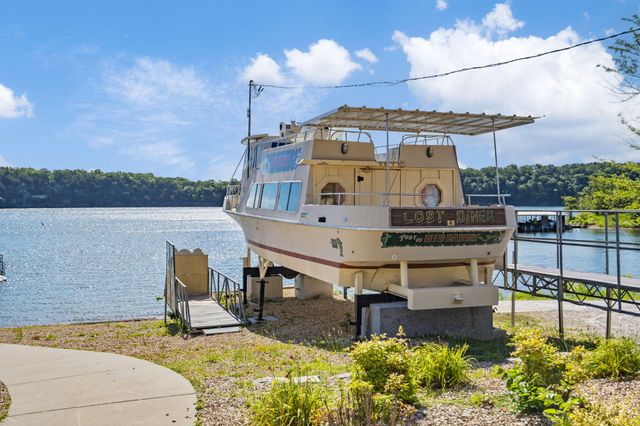 48 Hillsboro Drive, Galena, MO 65656