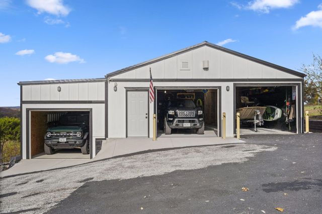 48 Hillsboro Drive, Galena, MO 65656