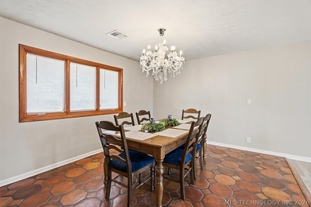 1410 Macklyn Lane, Bartlesville, OK 74006