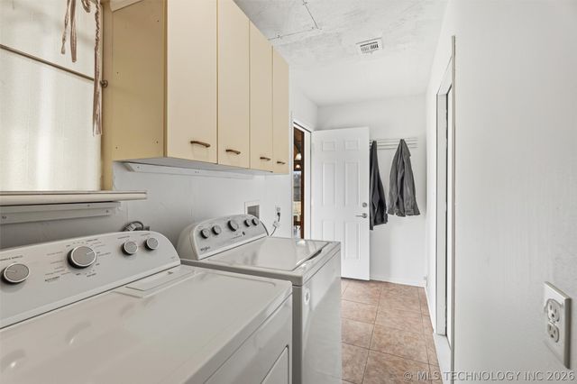 1410 Macklyn Lane, Bartlesville, OK 74006