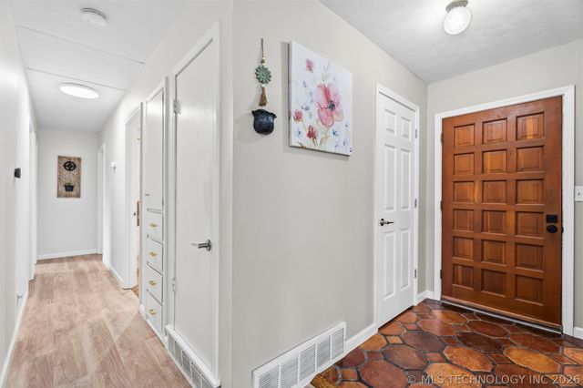 1410 Macklyn Lane, Bartlesville, OK 74006