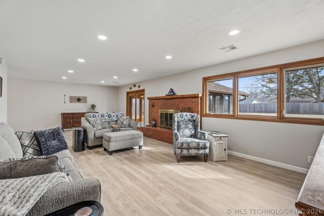 1410 Macklyn Lane, Bartlesville, OK 74006