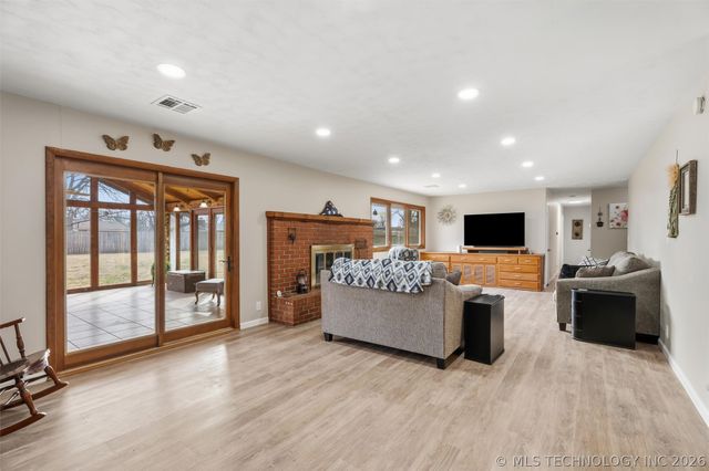 1410 Macklyn Lane, Bartlesville, OK 74006