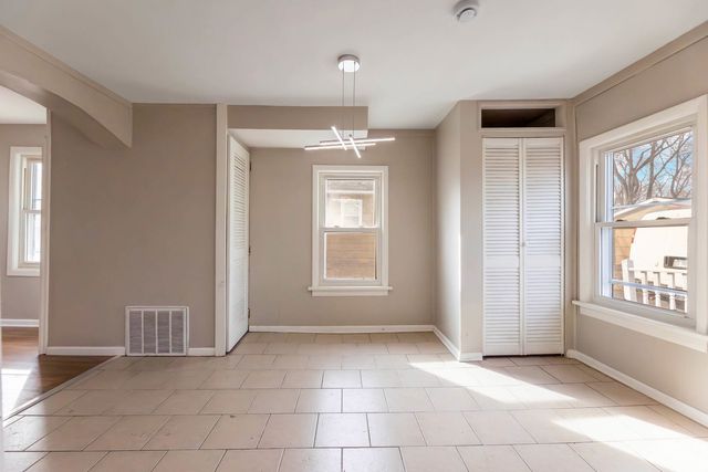 38 N Rebecca Street, Glenwood, IL 60425