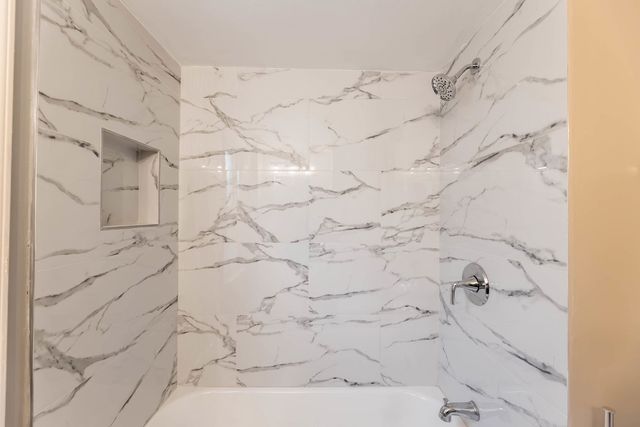 38 N Rebecca Street, Glenwood, IL 60425