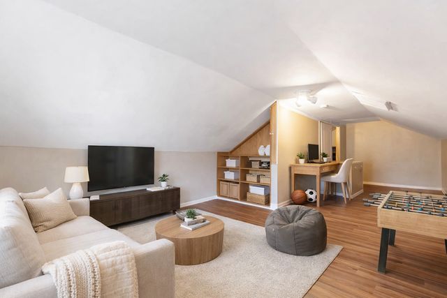 38 N Rebecca Street, Glenwood, IL 60425