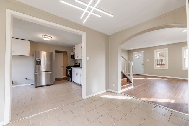 38 N Rebecca Street, Glenwood, IL 60425