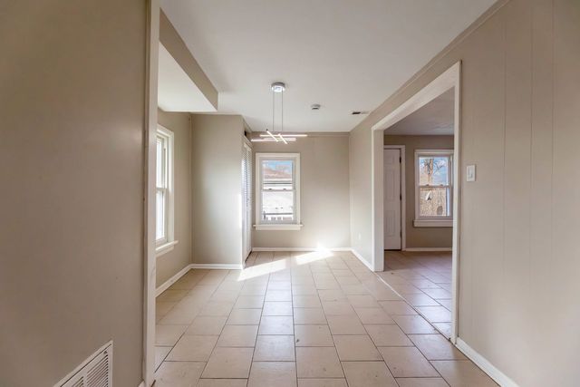 38 N Rebecca Street, Glenwood, IL 60425