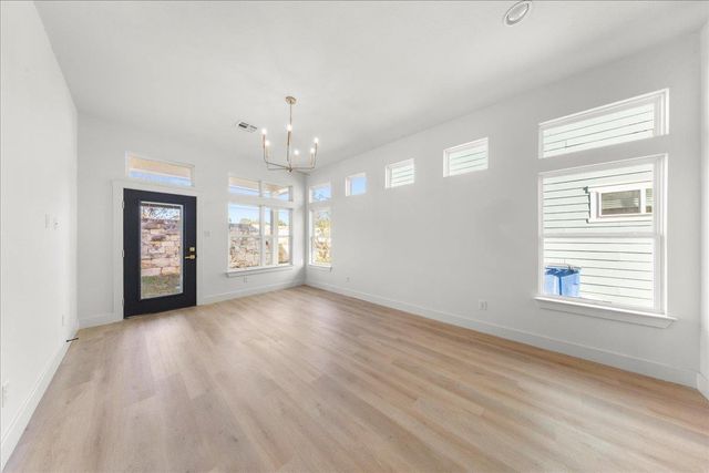 2408 Vintage Stave RD 101, Austin, TX 78748