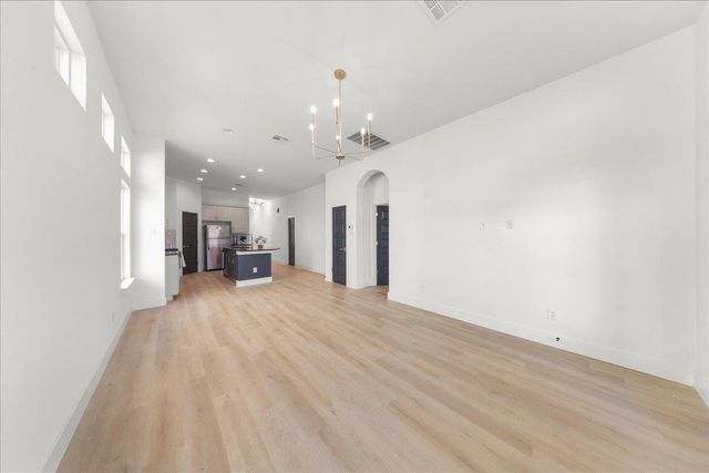 2408 Vintage Stave RD 101, Austin, TX 78748