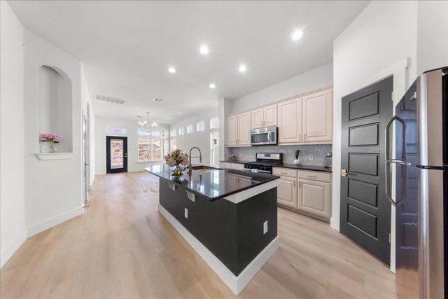 2408 Vintage Stave RD 101, Austin, TX 78748