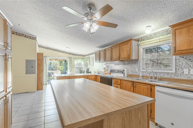 1579 Tara Drive, Trinity, TX 75862