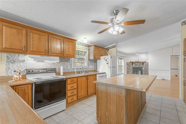 1579 Tara Drive, Trinity, TX 75862