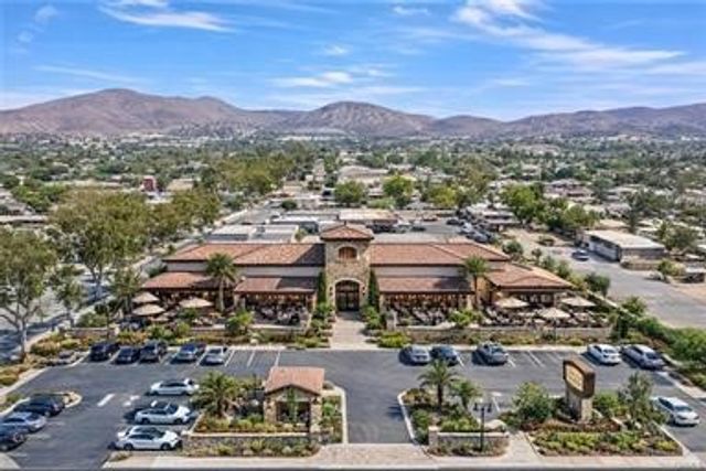 866 6th Street, Norco, CA 92860