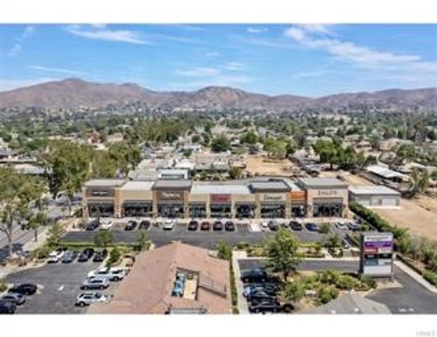 866 6th Street, Norco, CA 92860