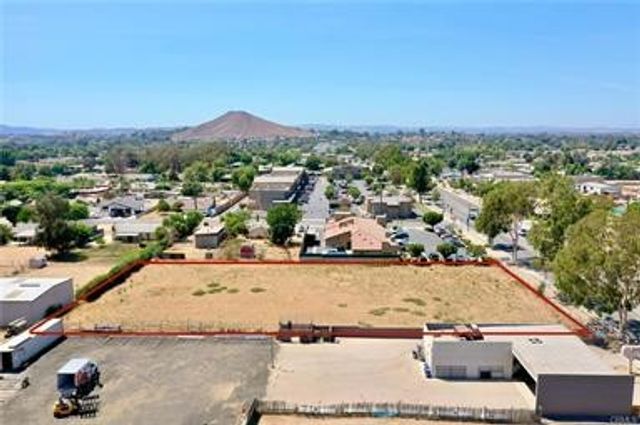 866 6th Street, Norco, CA 92860