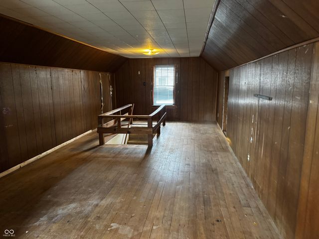 105 E Vinyard Street, Anderson, IN 46012