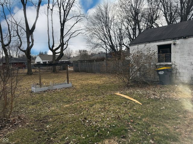 105 E Vinyard Street, Anderson, IN 46012