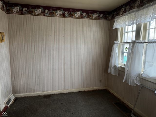 105 E Vinyard Street, Anderson, IN 46012