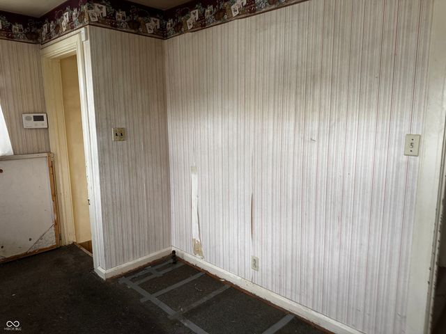 105 E Vinyard Street, Anderson, IN 46012