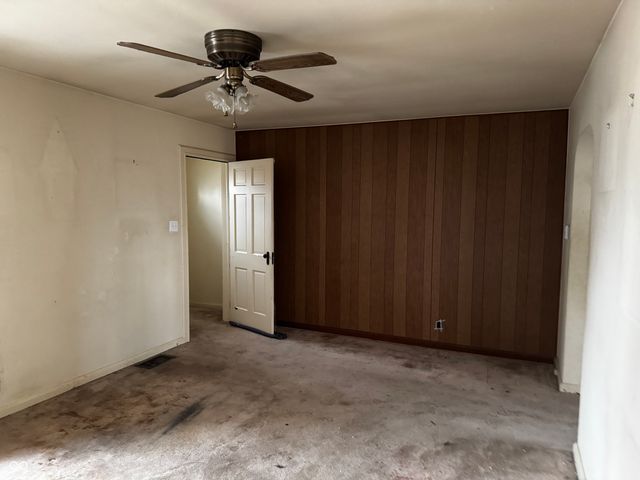 105 E Vinyard Street, Anderson, IN 46012