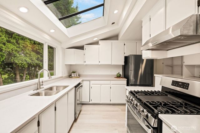 12005 NE 134th Place, Kirkland, WA 98034