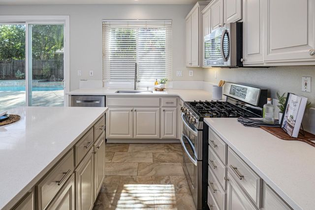 821 Dunbar Ct, Lincoln, CA 95648