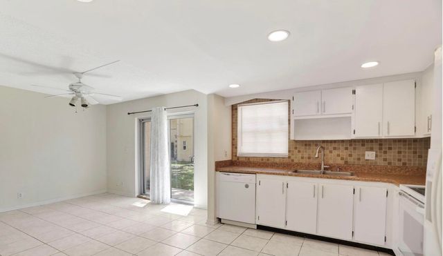 3056 Riverside Drive c6, Coral Springs, FL 33065