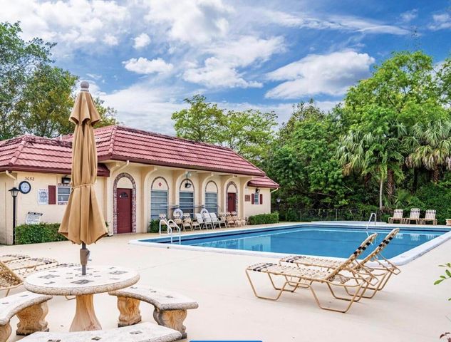 3056 Riverside Drive c6, Coral Springs, FL 33065