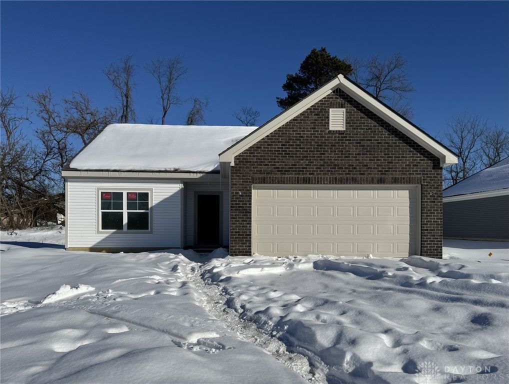 144 Evergreen Way, Brookville, OH 45309