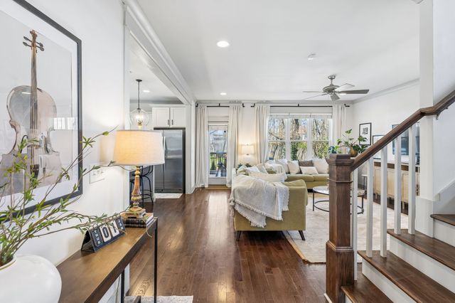 223 Treutland Ave, Nashville, TN 37207