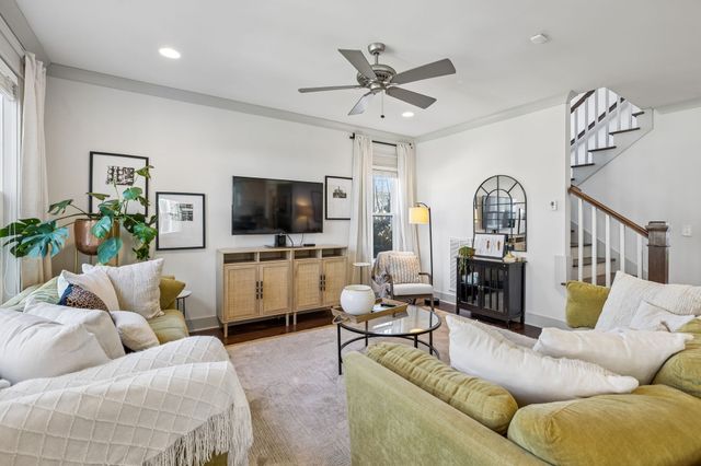 223 Treutland Ave, Nashville, TN 37207