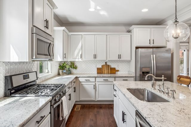 223 Treutland Ave, Nashville, TN 37207