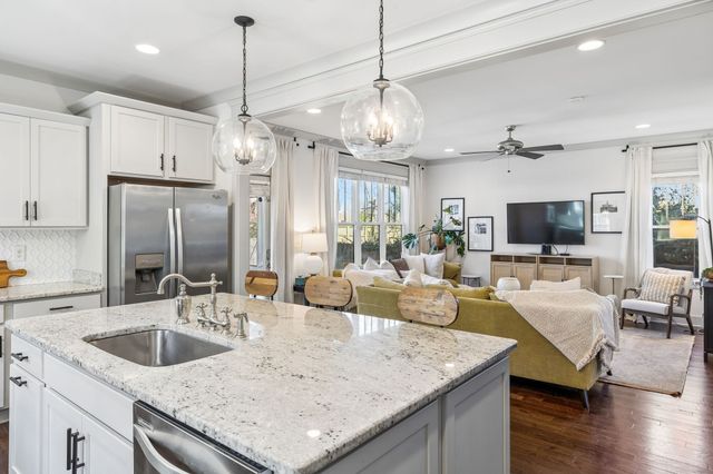 223 Treutland Ave, Nashville, TN 37207