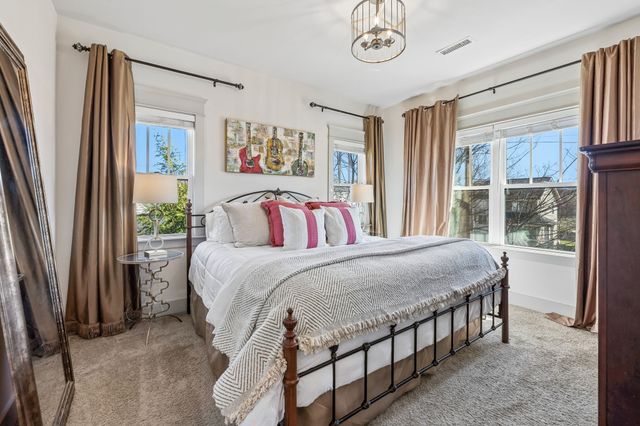 223 Treutland Ave, Nashville, TN 37207