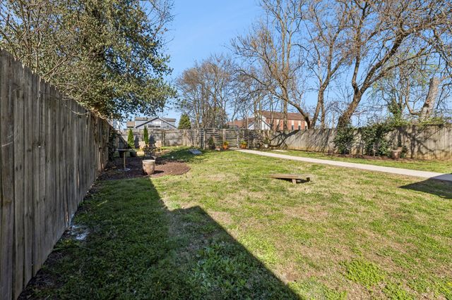 223 Treutland Ave, Nashville, TN 37207