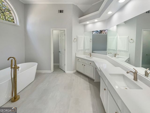 410 Hamilton Park Drive, Roswell, GA 30075