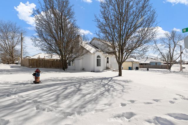 826 S Hickory Lane, Nixa, MO 65714