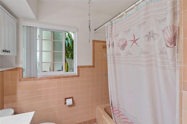 820 3RD AVENUE SW, Largo, FL 33770