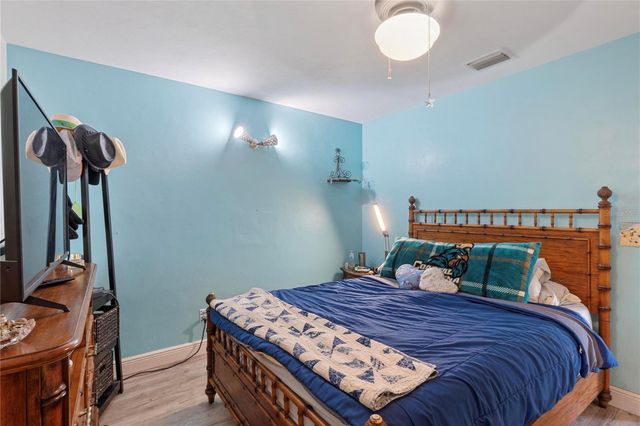 820 3RD AVENUE SW, Largo, FL 33770