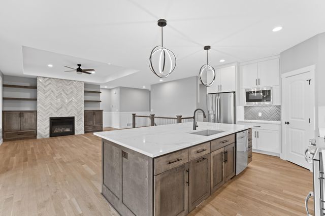 2108 Whitlee Lane SW, Rochester, MN 55902