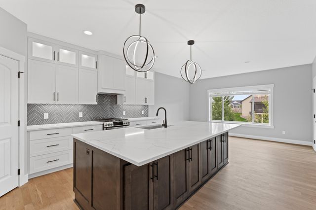 2108 Whitlee Lane SW, Rochester, MN 55902