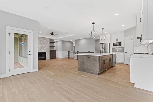 2108 Whitlee Lane SW, Rochester, MN 55902
