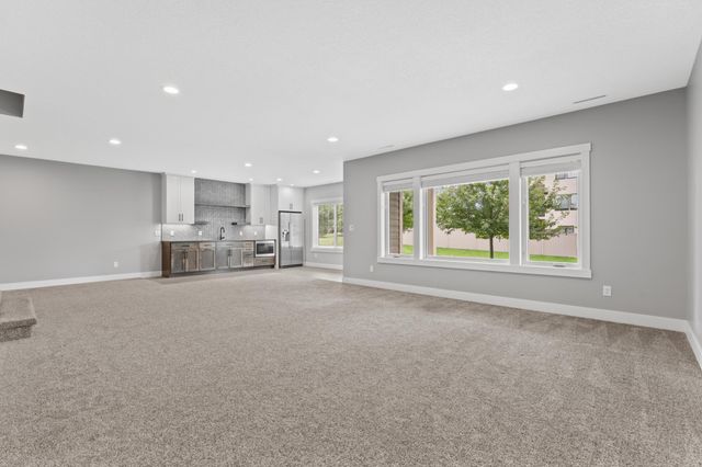 2108 Whitlee Lane SW, Rochester, MN 55902